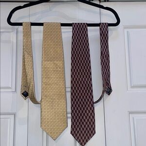 Bill Blass Elegant #1 Gold and Burgundy Ties